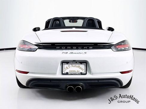 Used 2018 Porsche 718 Boxster S image 6