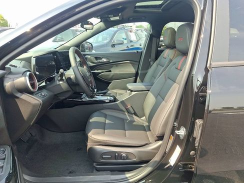 New 2026 Chevrolet Trax RS w/ Sunroof Package FWD image 6
