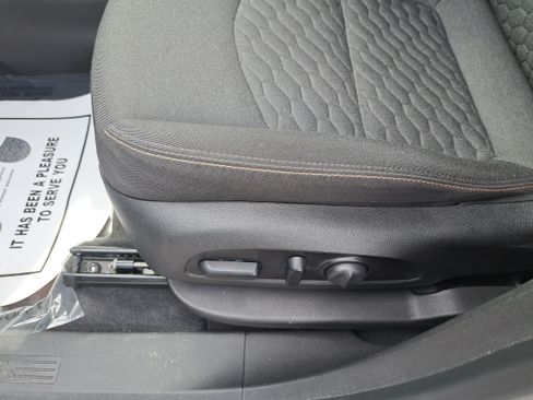 Used 2021 Chevrolet Equinox LT FWD image 28