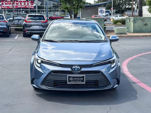 Used 2024 Toyota Corolla LE w/ LE Convenience Package FWD image 6