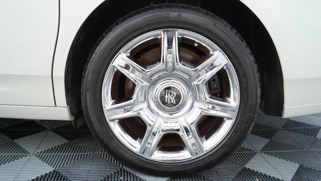 Used 2011 Rolls-Royce Ghost RWD image 26
