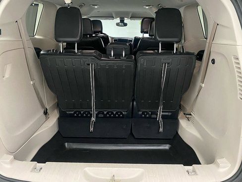 Used 2017 Chrysler Pacifica Touring-L Plus image 12