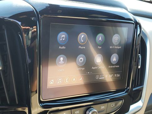 Used 2022 Chevrolet Traverse Premier FWD image 29