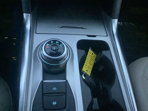 Used 2024 Ford Explorer Limited image 18