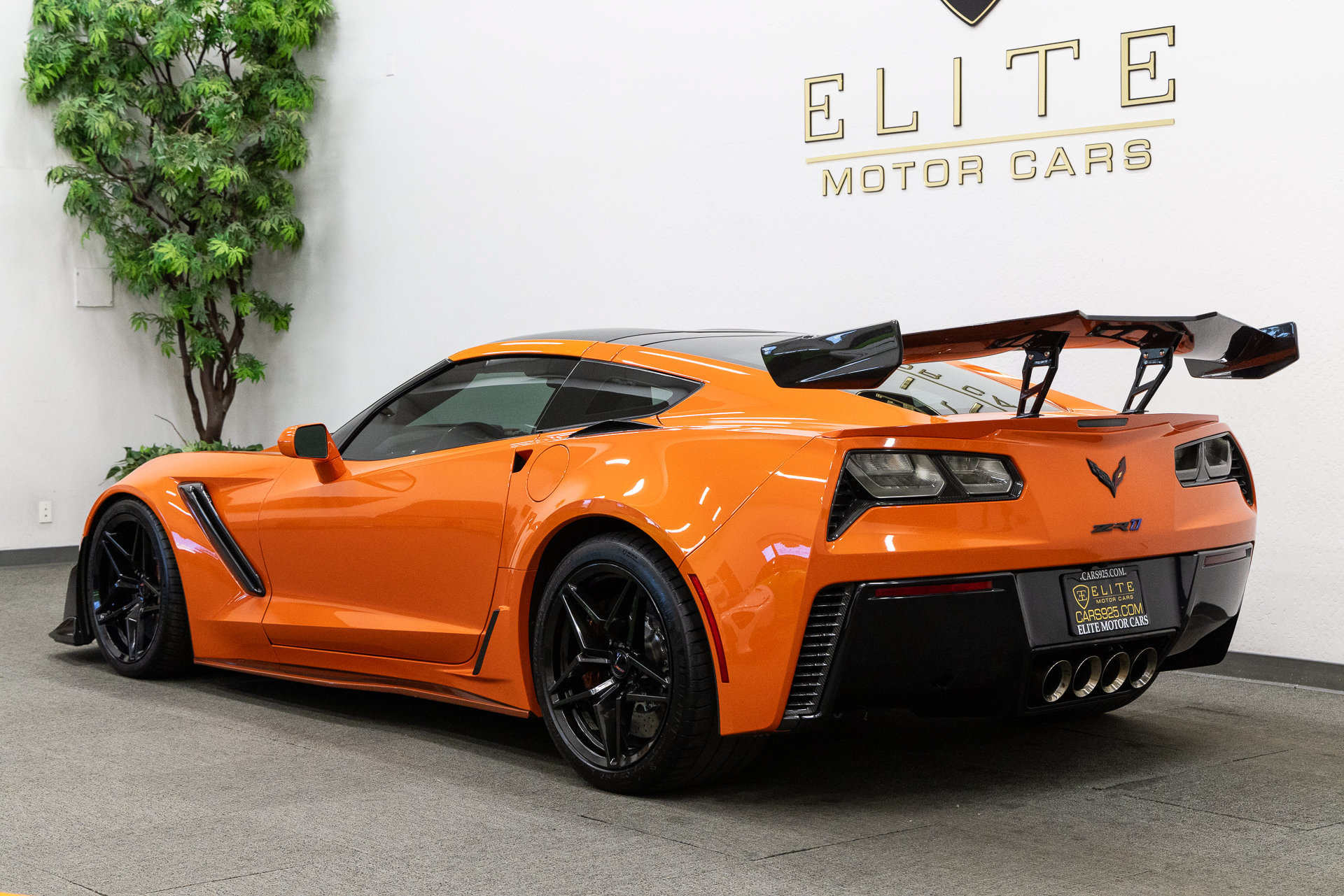 Used 2019 Chevrolet Corvette ZR1 RWD image 3