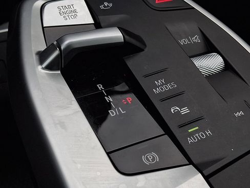 Used 2025 BMW X1 xDrive28i w/ Technology Package image 12