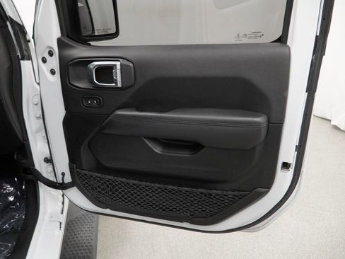 Certified 2022 Jeep Wrangler Unlimited Sahara image 46