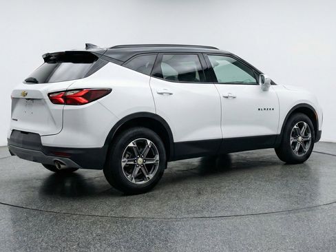 Used 2025 Chevrolet Blazer LT image 9