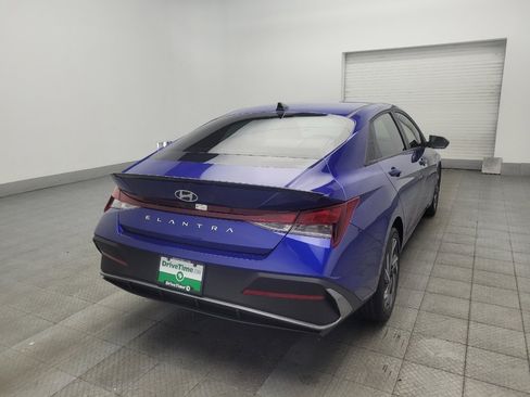 Used 2025 Hyundai Elantra Sport FWD image 9