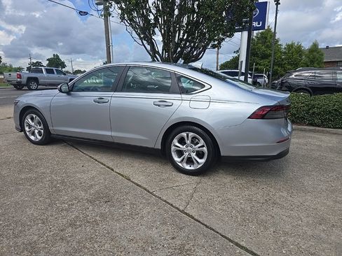 Used 2025 Honda Accord LX image 18