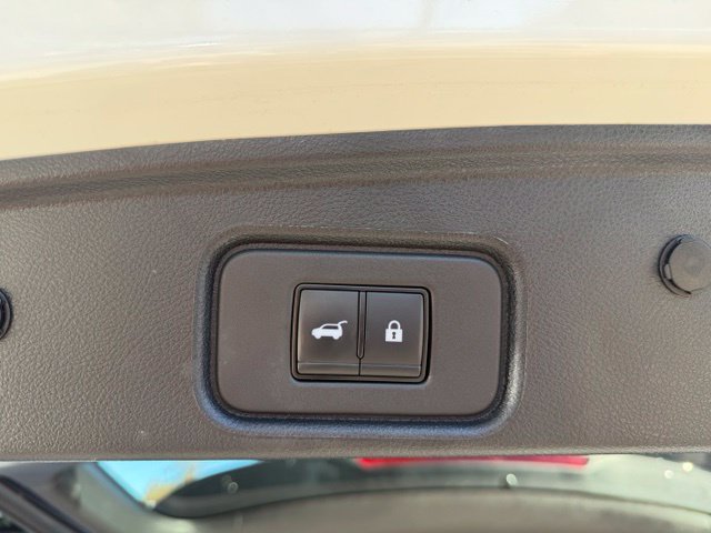 Used 2023 Nissan Pathfinder Platinum AWD/4WD image 28