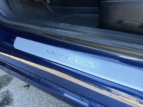 Used 2018 Tesla Model 3 Long Range image 26
