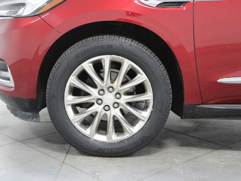 Used 2019 Buick Enclave Essence w/ LPO, Luxury Package image 18
