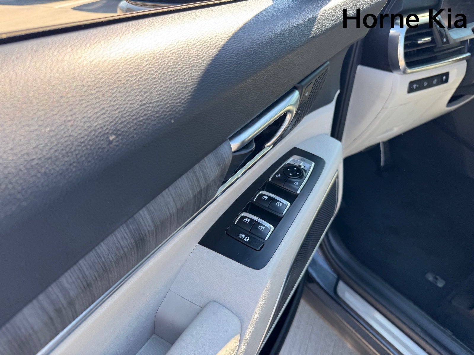 Certified 2024 Kia Telluride SX FWD image 11