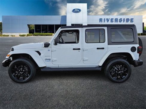 Used 2021 Jeep Wrangler Unlimited Sahara w/ Dual Top Group image 4
