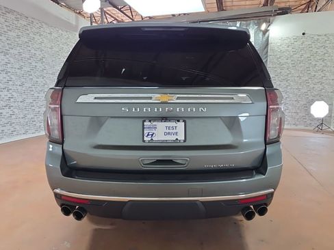 Used 2023 Chevrolet Suburban Premier image 7
