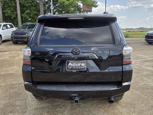 Used 2022 Toyota 4Runner SR5 Premium w/ Moonroof Package AWD/4WD image 27