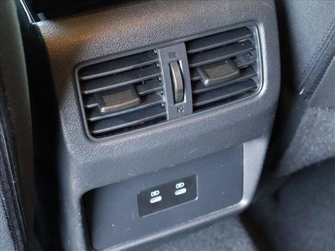 Used 2024 Nissan Rogue SV FWD image 23