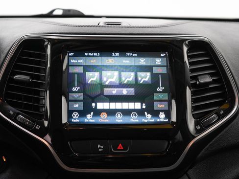 Used 2019 Jeep Cherokee Limited AWD/4WD image 18