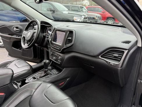 Used 2020 Jeep Cherokee Trailhawk w/ Comfort/Convenience Group image 45