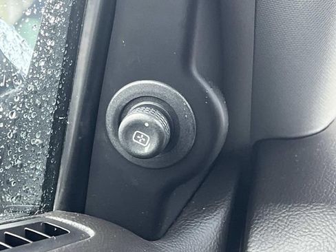 Used 2011 Lincoln MKZ image 26