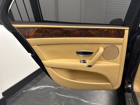 Used 2014 Bentley Flying Spur W12 image 14