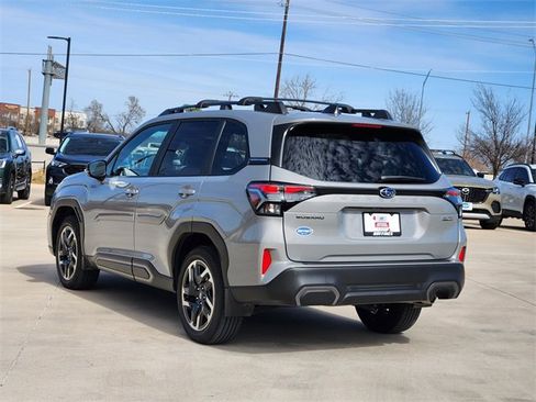 Used 2025 Subaru Forester Limited image 5