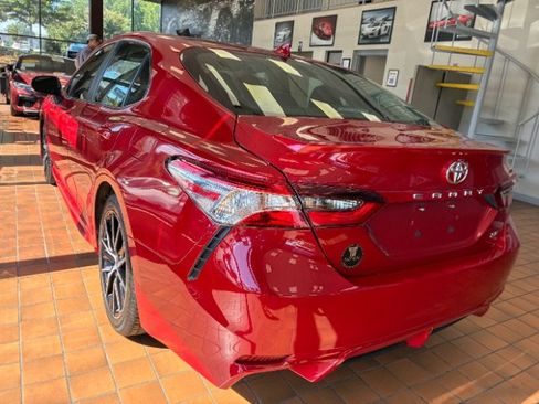 Used 2024 Toyota Camry SE FWD image 6