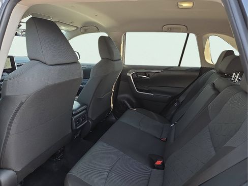 Used 2025 Toyota RAV4 XLE AWD/4WD image 10