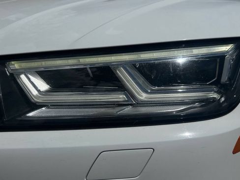Used 2019 Audi Q5 2.0T Premium Plus w/ Premium Plus Package AWD/4WD image 17