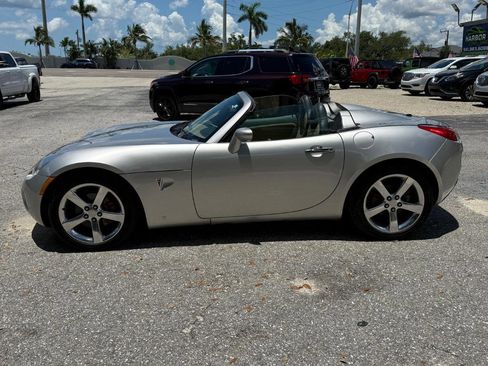 Used 2006 Pontiac Solstice Convertible w/ Premium Package image 13
