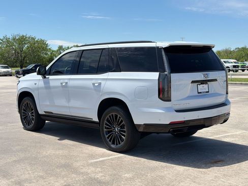 Used 2026 Cadillac Escalade Platinum Sport w/ LPO, Floor Liner Package image 3