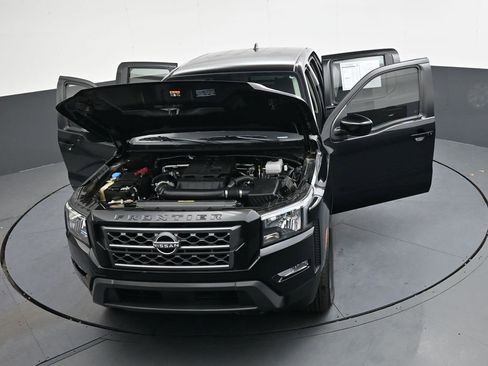 Used 2024 Nissan Frontier SV image 42