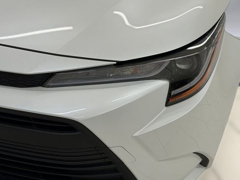 Used 2023 Toyota Corolla LE w/ Carpet Mat Package (TMS) FWD image 9