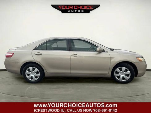 Used 2009 Toyota Camry LE FWD image 6