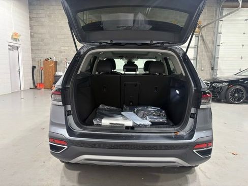 New 2026 Volkswagen Taos SE AWD/4WD image 14
