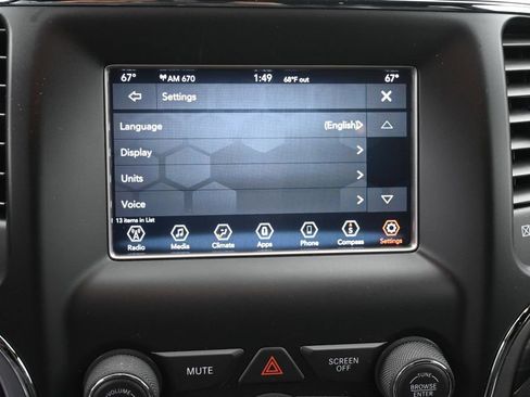 Used 2020 Jeep Grand Cherokee Laredo AWD/4WD image 11