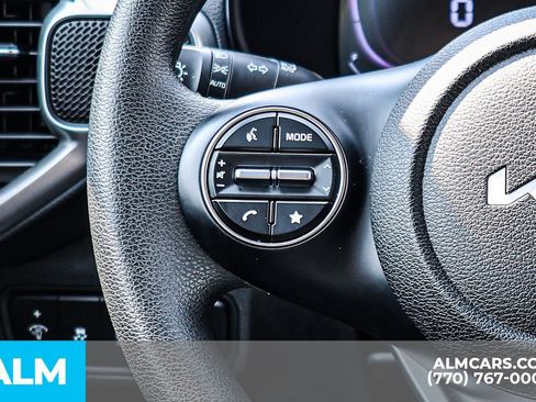 Used 2025 Kia Soul LX w/ LX Technology Package FWD image 34