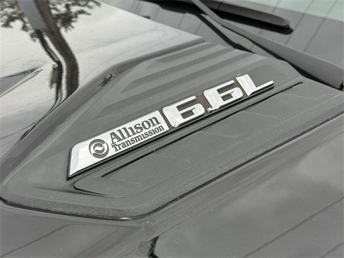 Used 2024 Chevrolet Silverado 2500 LTZ w/ LTZ Plus Package image 8