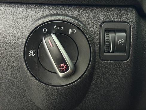 Used 2013 Volkswagen Tiguan S AWD/4WD image 32
