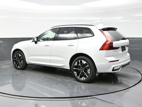 New 2026 Volvo XC60 T8 Plus w/ Protection Package Premier AWD/4WD image 4