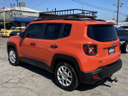 Used 2020 Jeep Renegade Sport w/ Sport Appearance Group FWD image 9