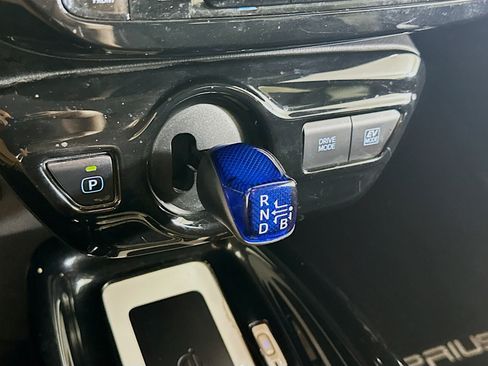 Used 2017 Toyota Prius Four image 24