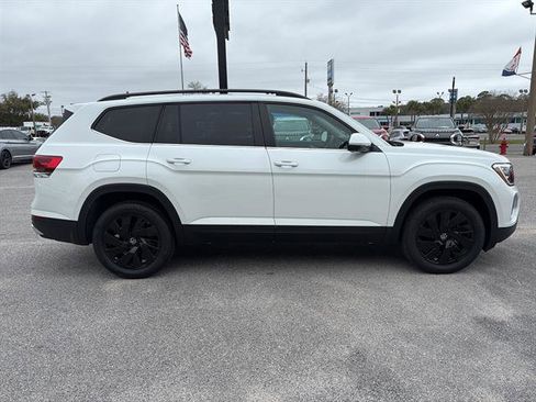 New 2026 Volkswagen Atlas SE FWD image 7