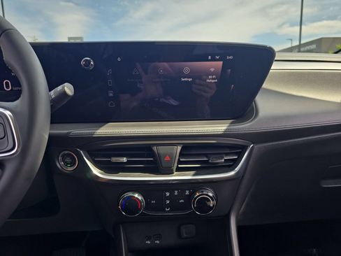 Used 2024 Buick Encore GX Preferred FWD image 21
