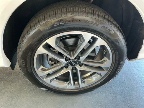 Certified 2025 Audi Q5 Premium w/ Convenience Package image 25