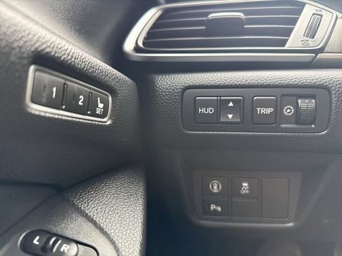 Used 2018 Honda Accord Touring image 27