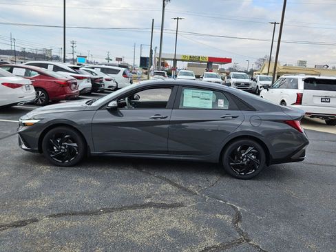 New 2026 Hyundai Elantra Sport FWD image 4