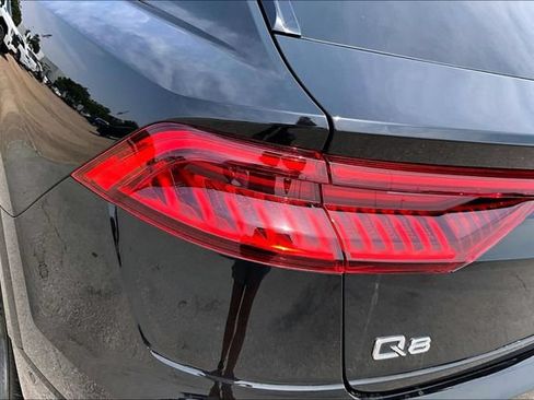 Used 2023 Audi Q8 Premium w/ Convenience Package AWD/4WD image 32