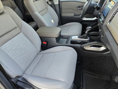 Used 2023 Nissan Frontier SV w/ SV Convenience Package image 15